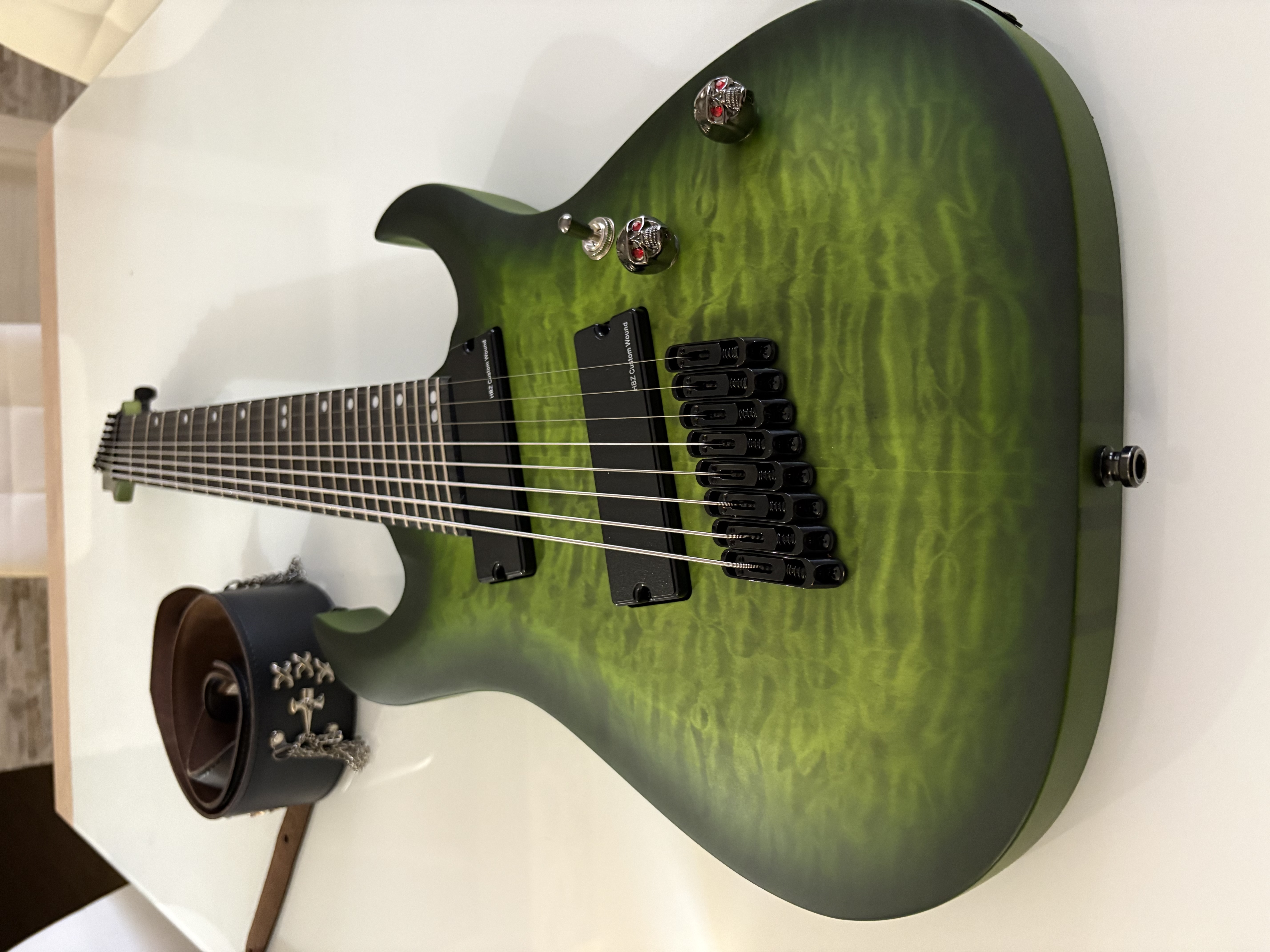 Harley Benton 8 CORDE+STRAP SCHALLER+TRACOLLA PELLE GAUCHO 