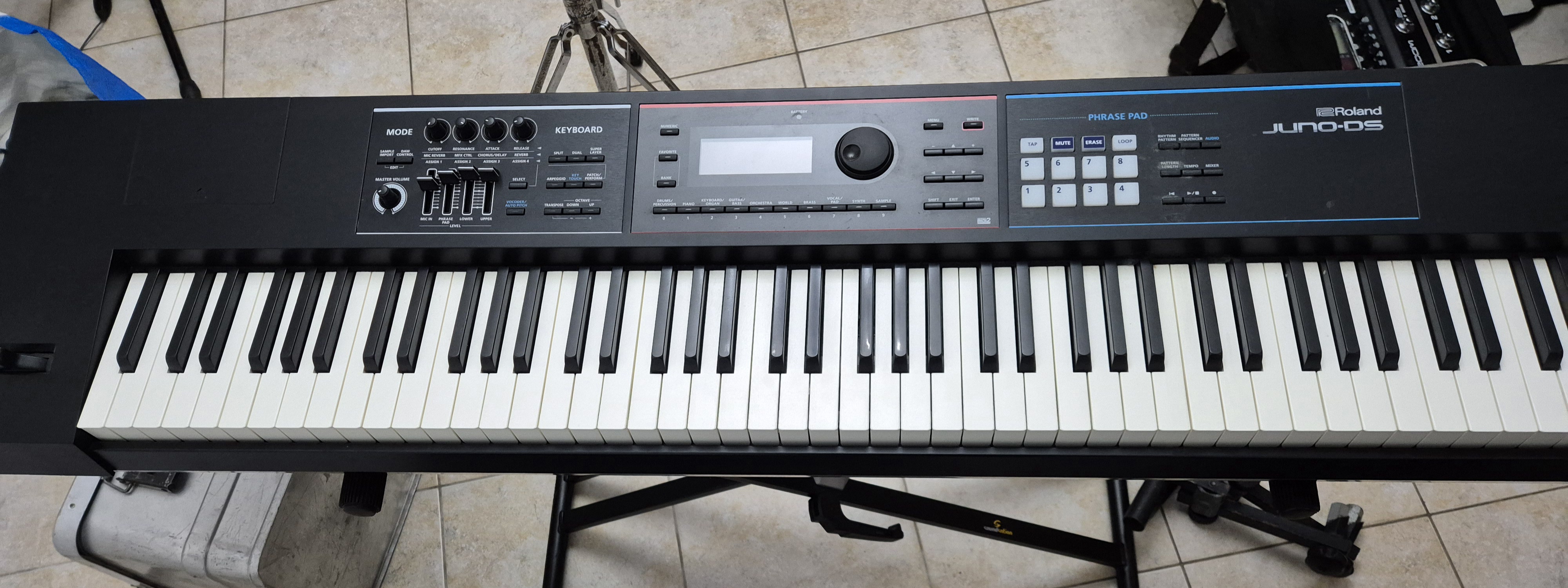 Roland Juno DS 88