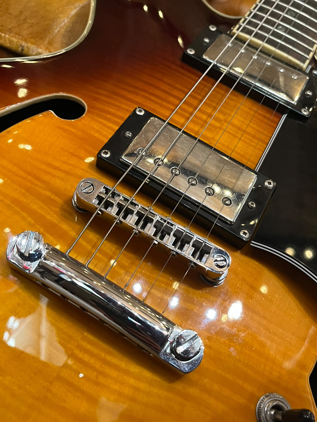 Bach 335 style semiacustica made in repubblica ceca