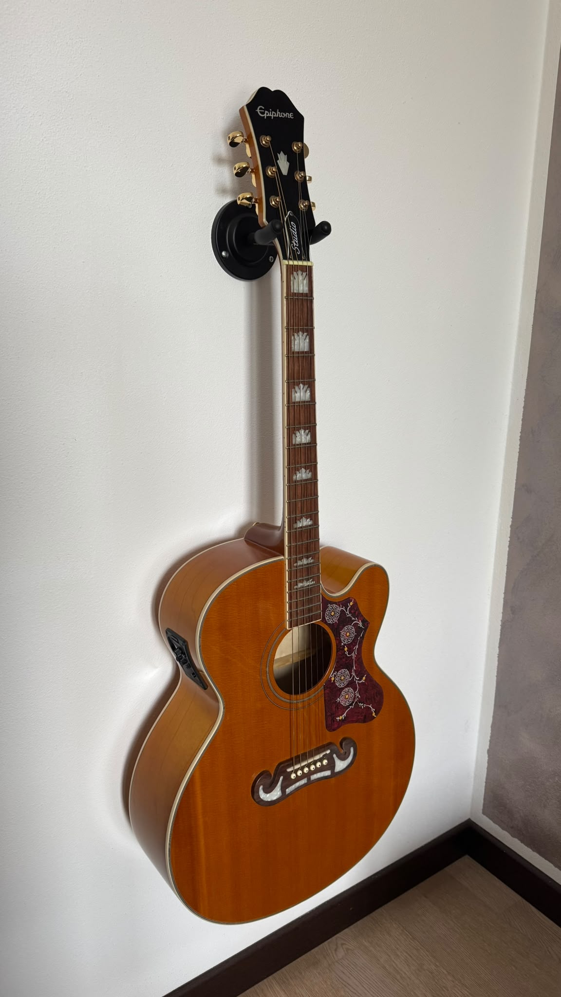 Epiphone J-200 Studio EC